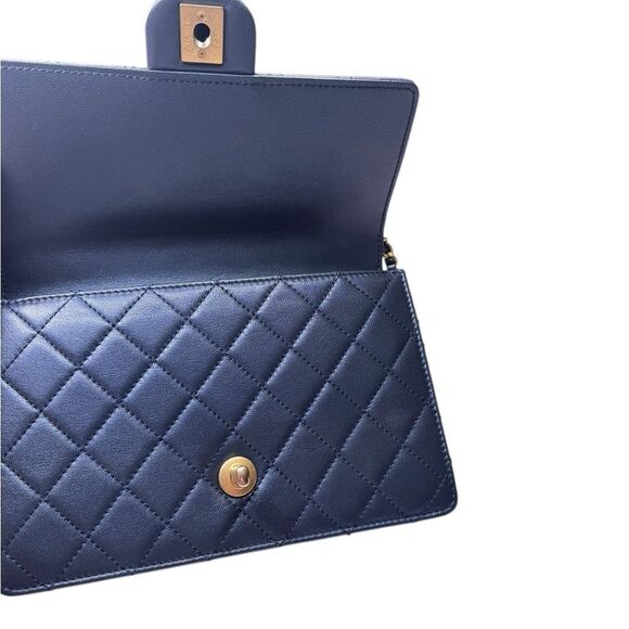 Chanel Iridescent Small Chic Pearls Flap Bag - Picture 11 of 13